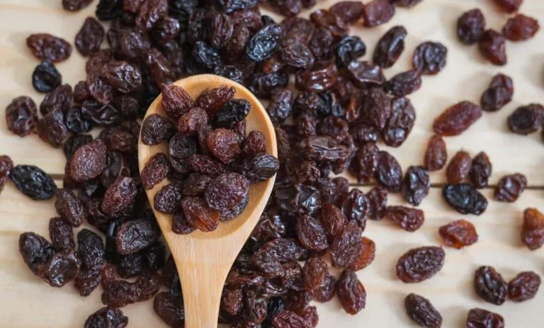 استفاده از کشمش در تهیه شربت و نوشیدنی‌های سنتی