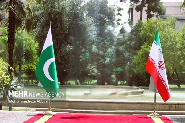 نقش بنادر پاکستان در تامین کالاهای اساسی و مواد اولیه تولید نقش بنادر پاکستان در تامین کالاهای اساسی و مواد اولیه تولید