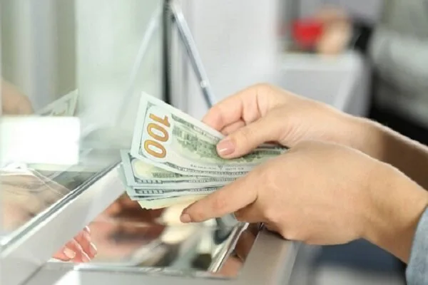 اولویت تسهیلات بانکی به صنایع ارزآور؛ راهی برای آرامش بازار ارز اولویت تسهیلات بانکی به صنایع ارزآور؛ راهی برای آرامش بازار ارز