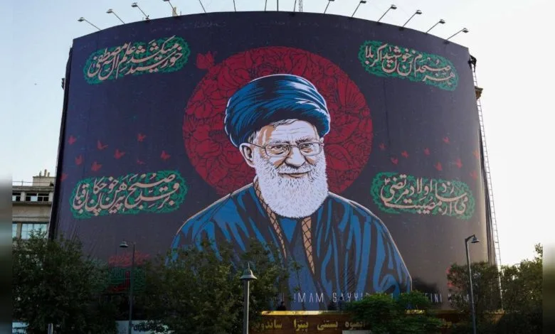 ایستگاههای راهآهن در ایام تشییع رهبر شهید انقلاب سیاه پوش شدند